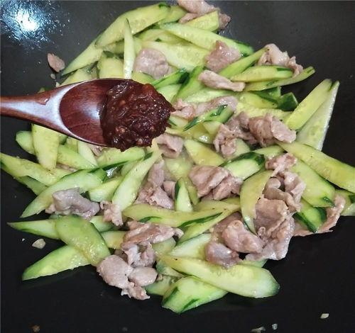 娱乐吃瓜酱特殊人群,吃瓜酱视角下的特殊人群众生相