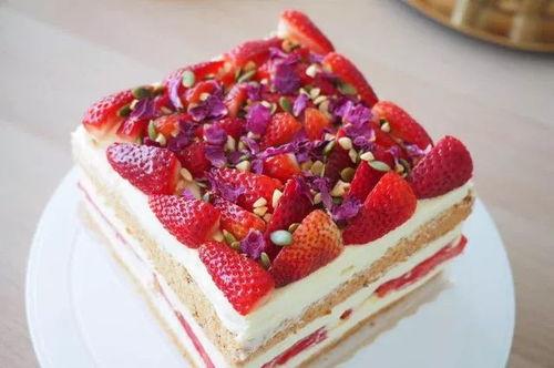 娱乐吃瓜酱哥哥切蛋糕,甜蜜瞬间引网友热议