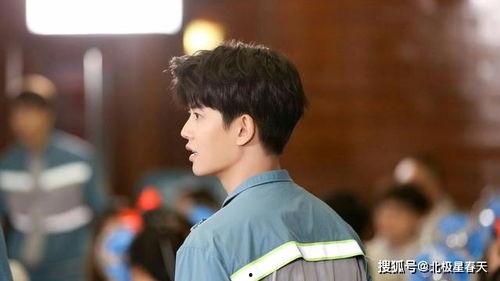 任嘉伦吃瓜娱乐视频,揭秘明星幕后趣事