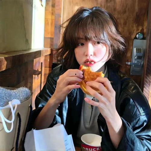 娱乐吃瓜酱的头像男生